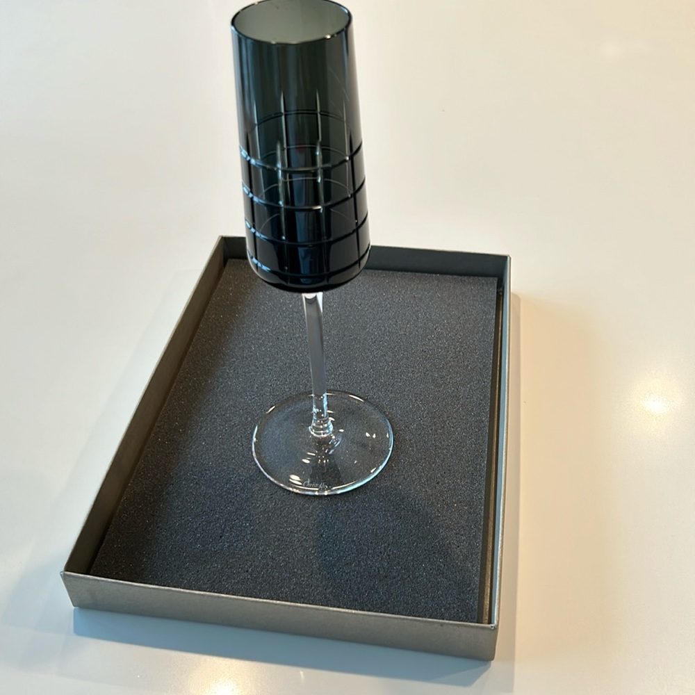 Christofle Graphik Crystal Set of 2 Champagne Flutes.